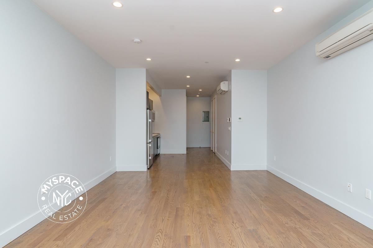 101 Varet St #4A - Photo 3 of 9