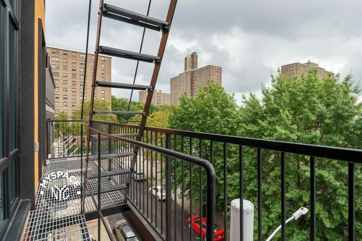 101 Varet St #4A - Photo 7 of 9