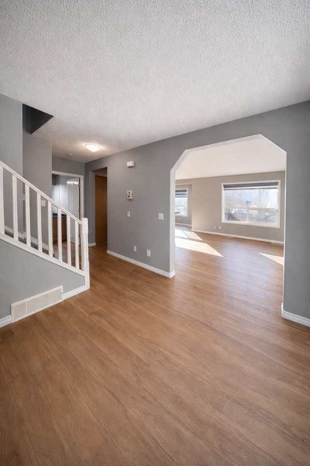 123 Champlain Pl - Photo 2 of 40