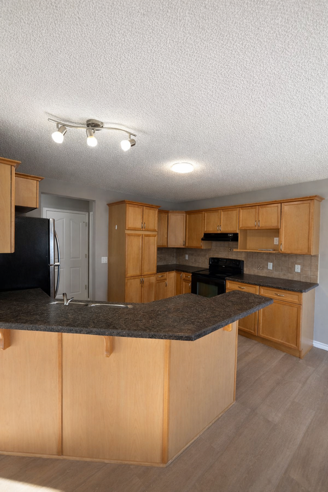 123 Champlain Pl - Photo 4 of 40