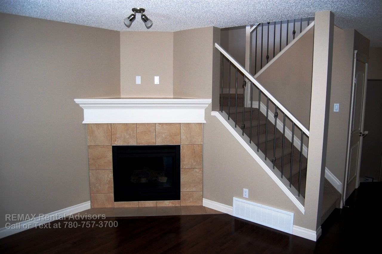 17606 10 Ave Sw - Photo 6 of 16