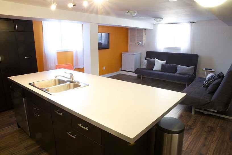 158 Meadowlands Drive West - Photo 6 of 11