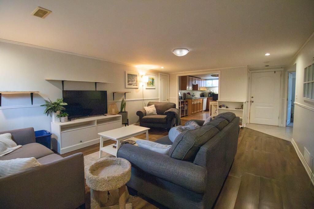 85 Mildred Ave - Photo 3 of 28