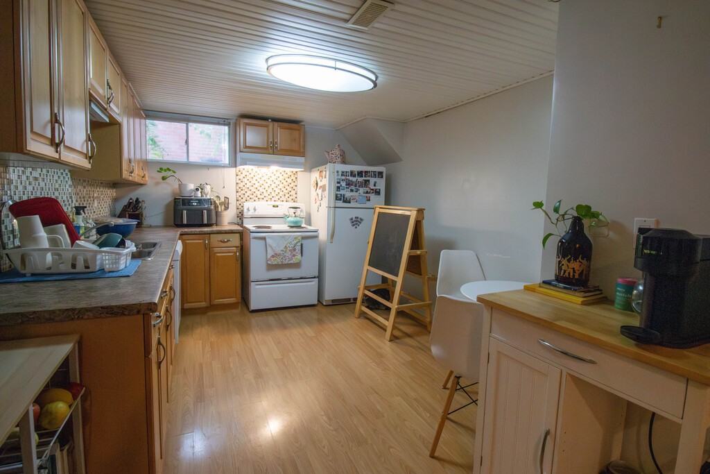 85 Mildred Ave - Photo 4 of 28