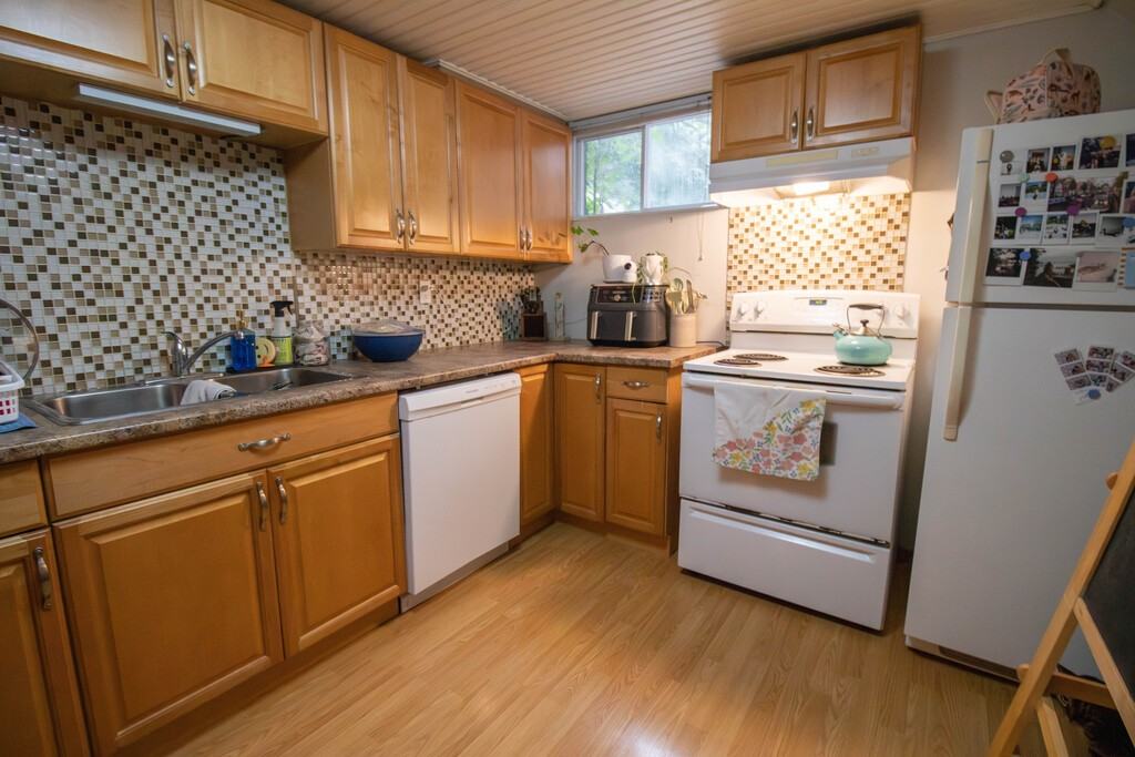 85 Mildred Ave - Photo 5 of 28