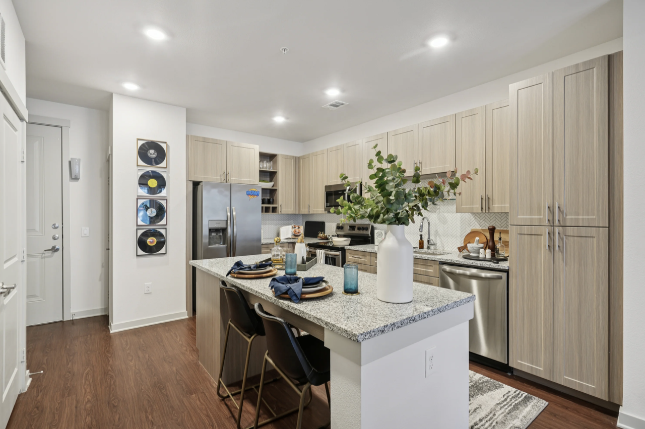 Hemphill St & W Vickery Blvd #220 - Photo 6 of 18