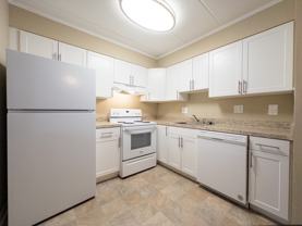 Lincoln Court Apartments - Photo 1 of 1