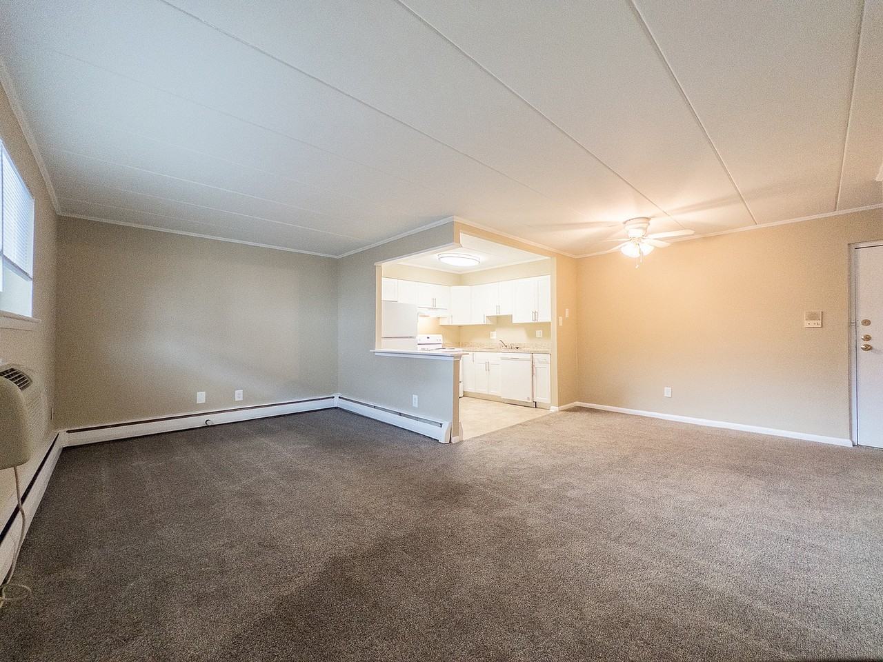 Lincoln Court Apartments - Photo 2 of 15