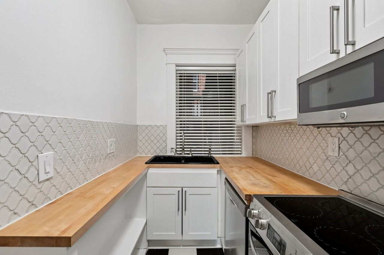 Centerview - Photo 7 of 50