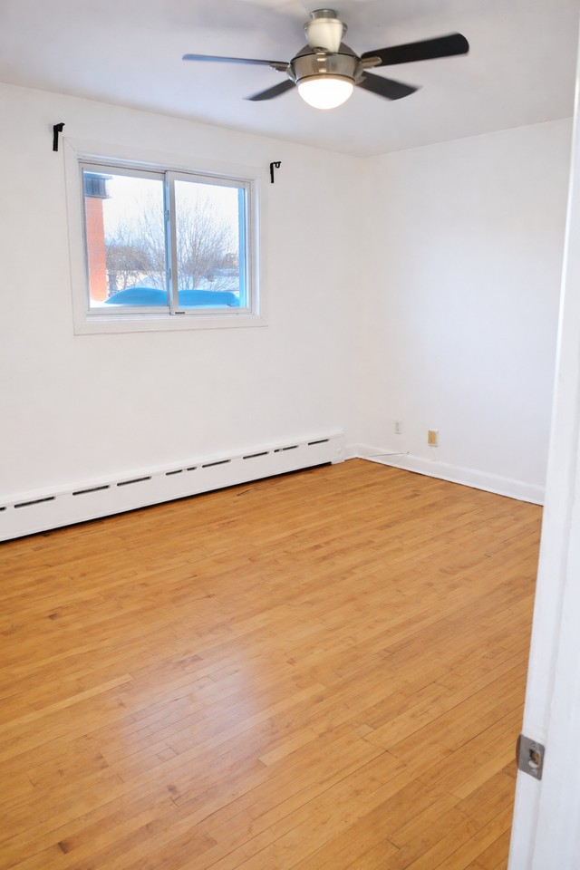 160 Dagmar Avenue #1 - Photo 5 of 9