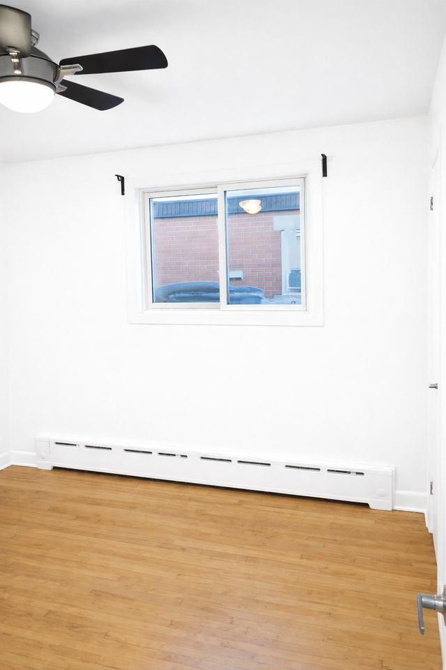 160 Dagmar Avenue #1 - Photo 7 of 9