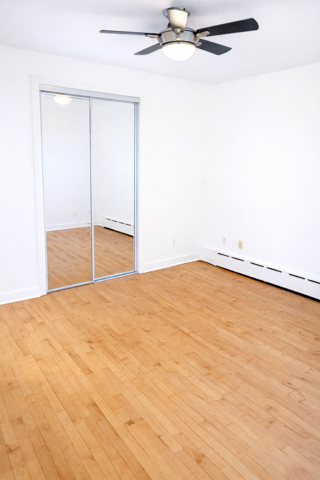 160 Dagmar Avenue #1 - Photo 6 of 9