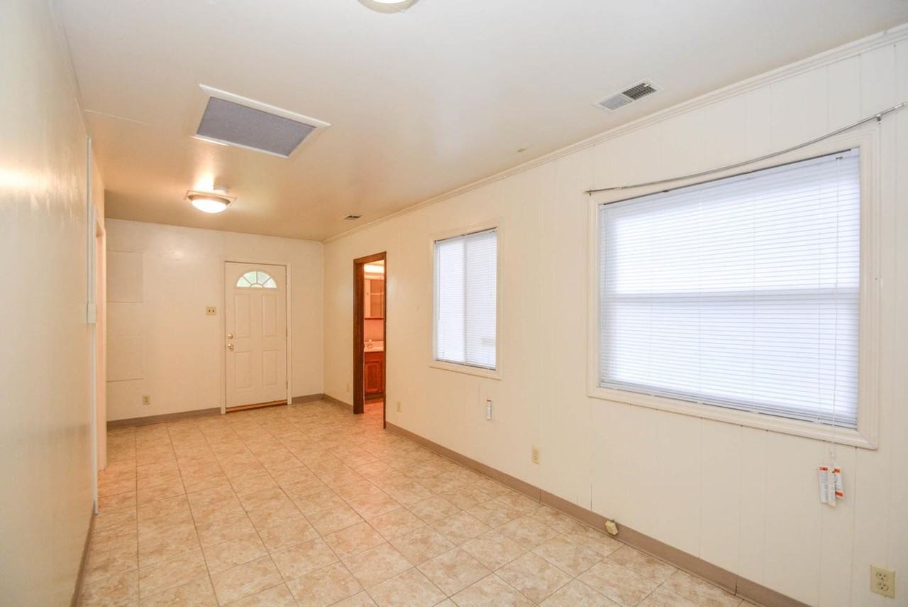 404 East 20th - Photo 4 of 15