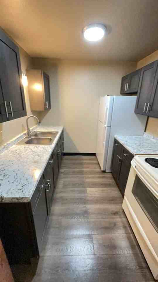 Fairview Apartments - Photo 2 of 12