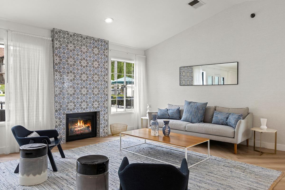 1885 San Remo Dr - Photo 3 of 13