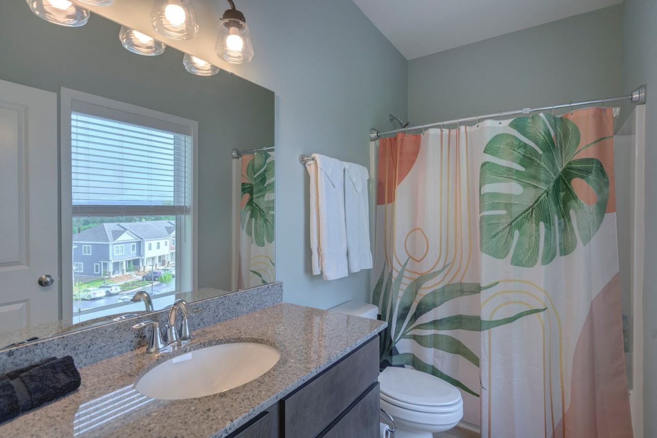 100 Hoopers Ln - Photo 2 of 19