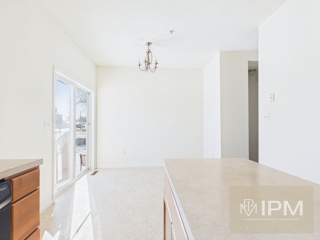 385 Mesa Ln - Photo 2 of 27