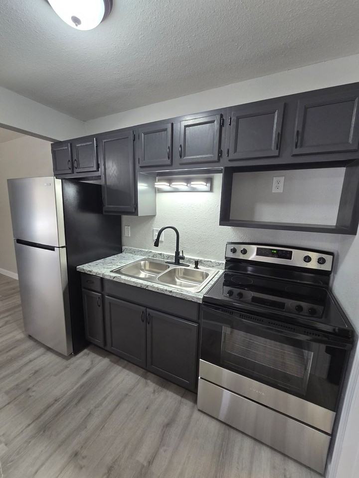 4199 Sunset Dr #4 - Photo 5 of 11