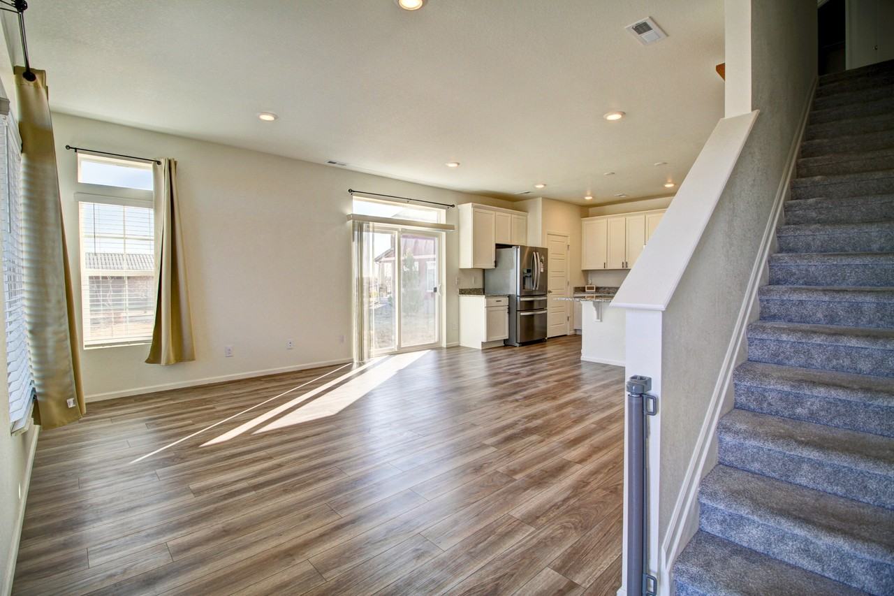 18055 East 103rd Avenue - Photo 3 of 22