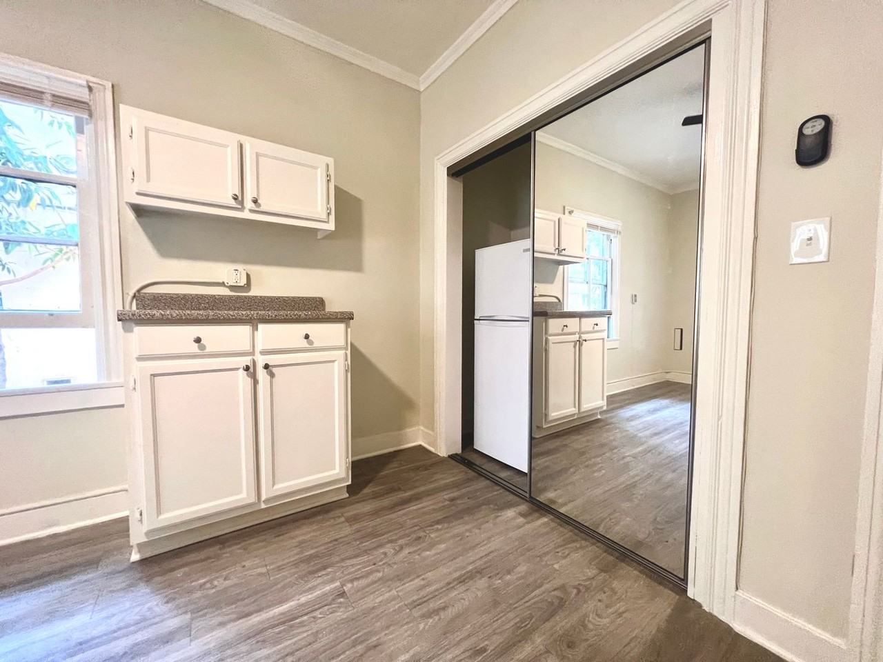 228-3441 W 2ND ST. - Photo 3 of 14