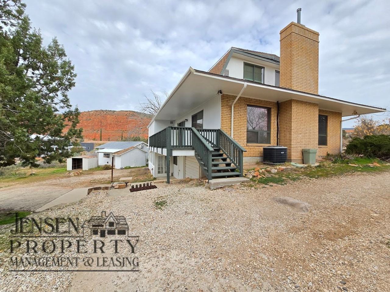 2075 Oak Grove Dr - Photo 6 of 44