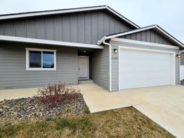 featured image of 2443 3rd St Se