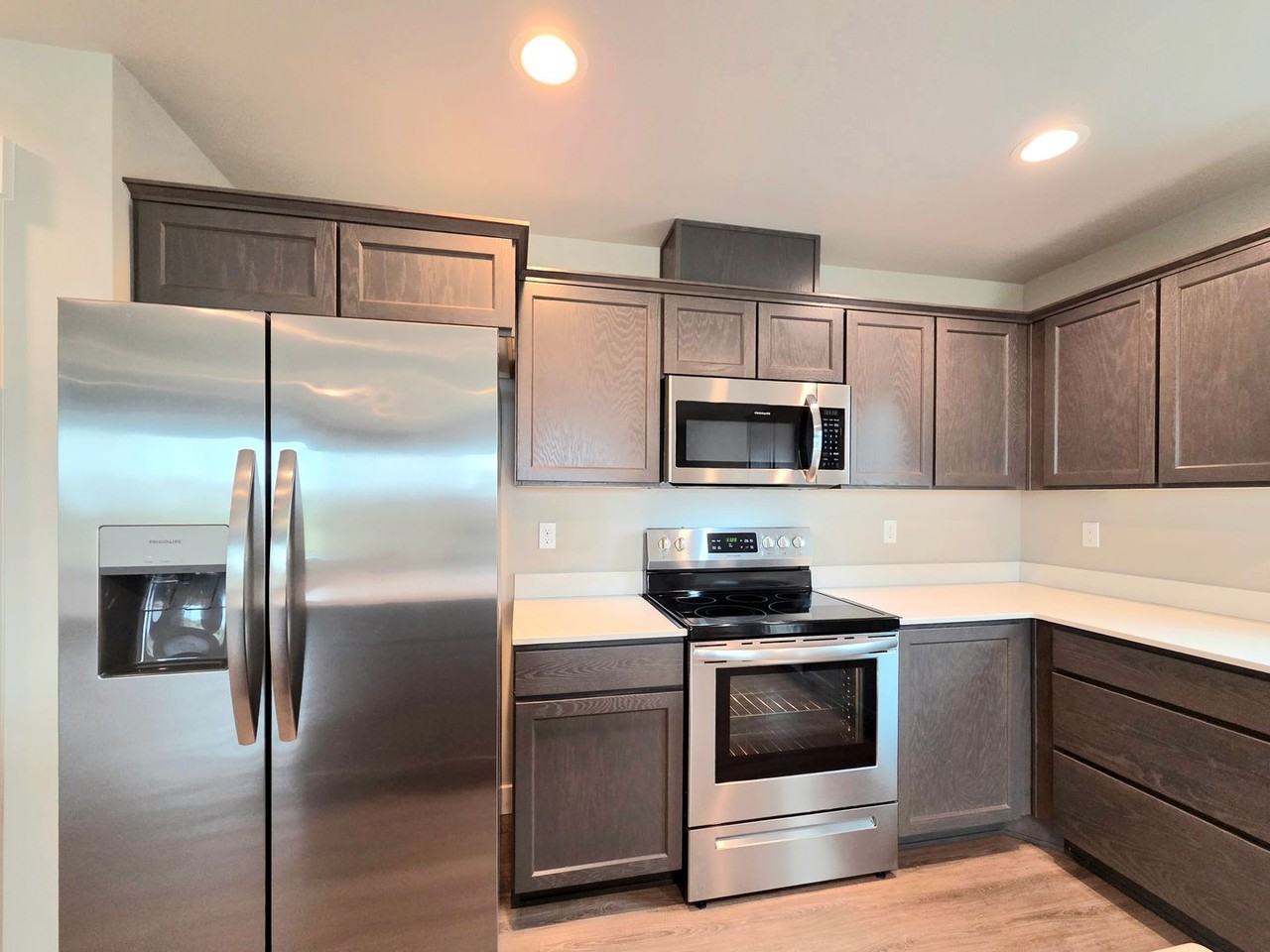 2443 3rd St Se - Photo 2 of 33