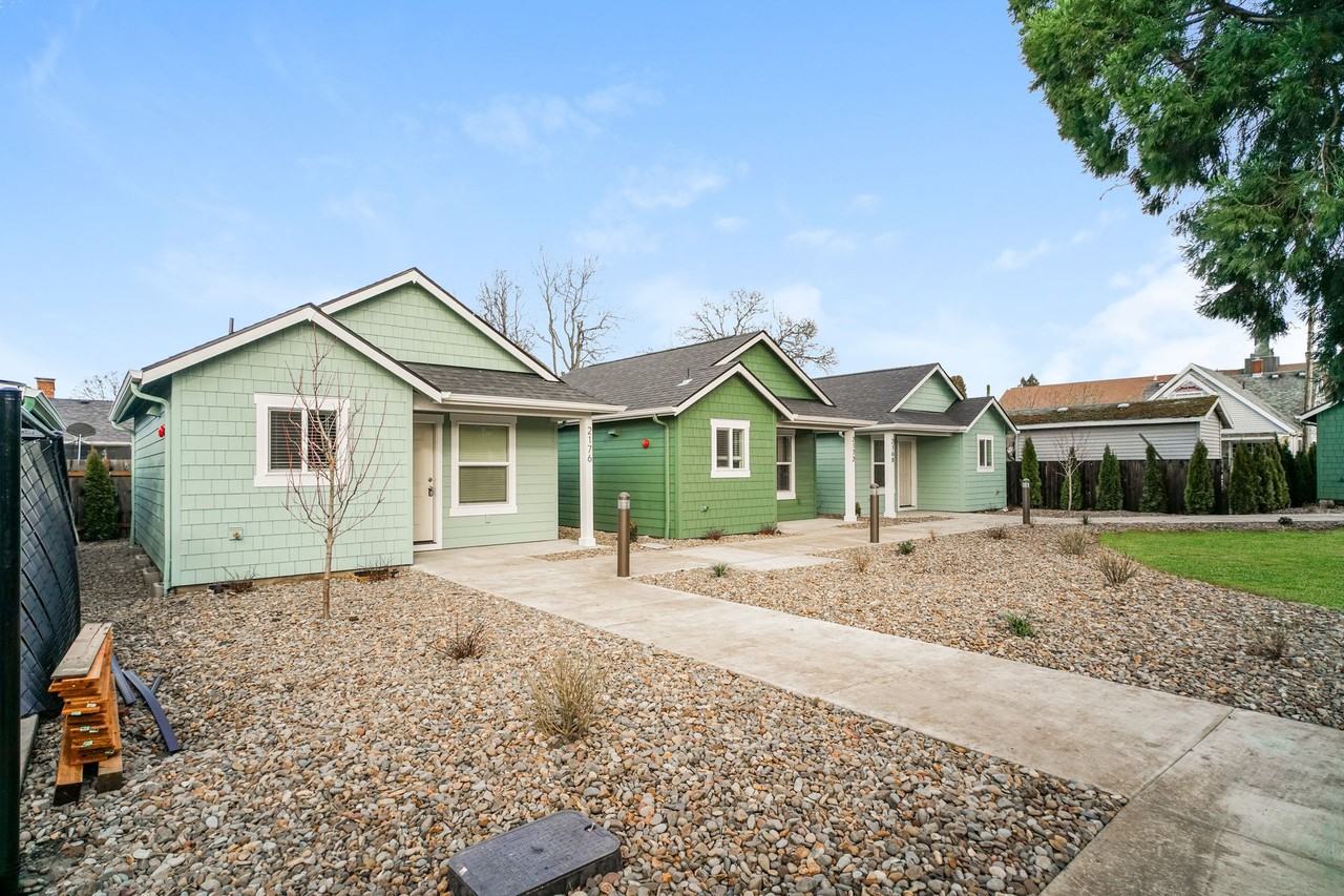 2164 Laurel Ave Ne #2164 - Photo 3 of 50