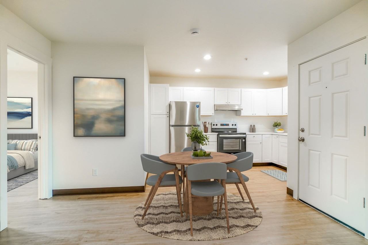 2164 Laurel Ave Ne #2164 - Photo 6 of 50