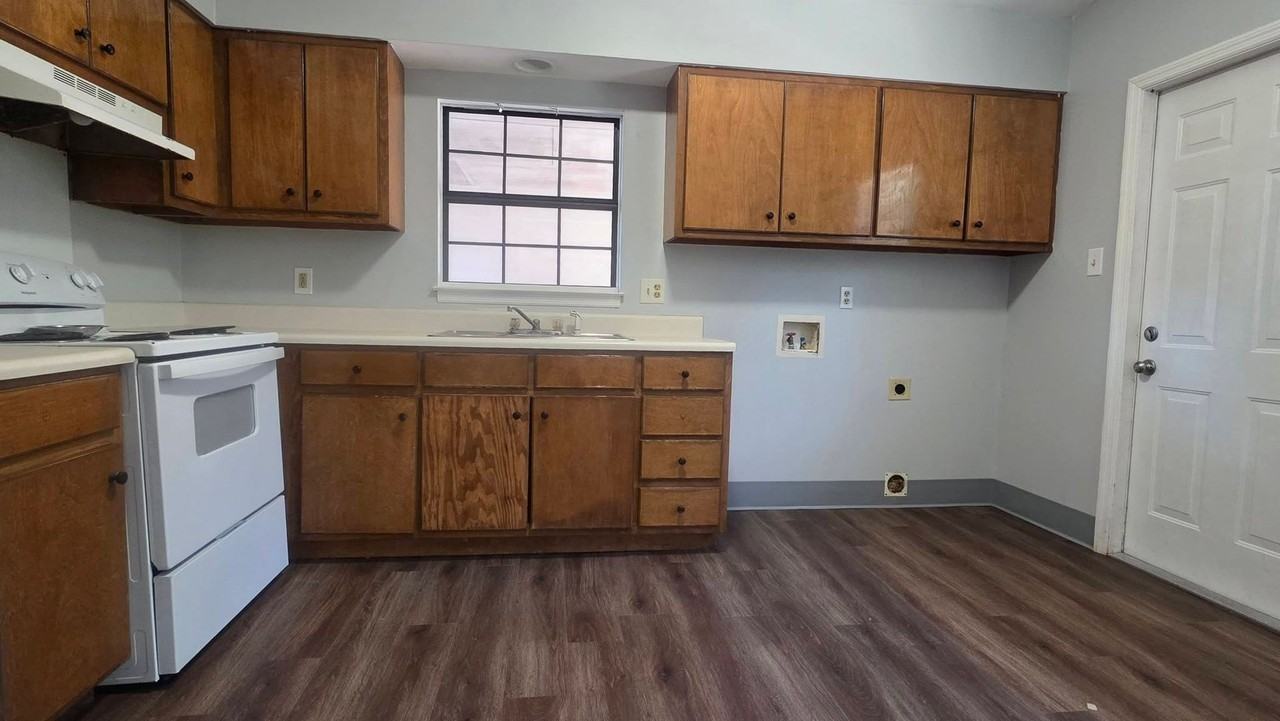 1974 S Riverview Cir - Photo 3 of 12