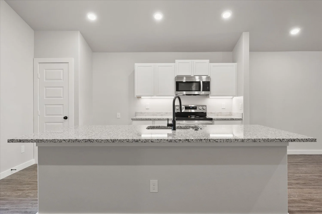 3019 139th St - Photo 3 of 13