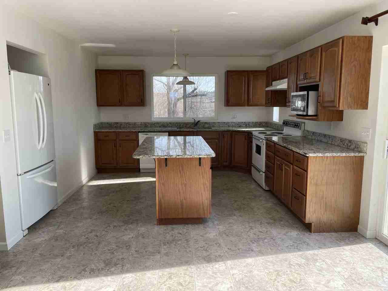 5639 Road K Ne - Photo 2 of 18