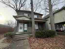 featured image of 1211 W Packard Ave