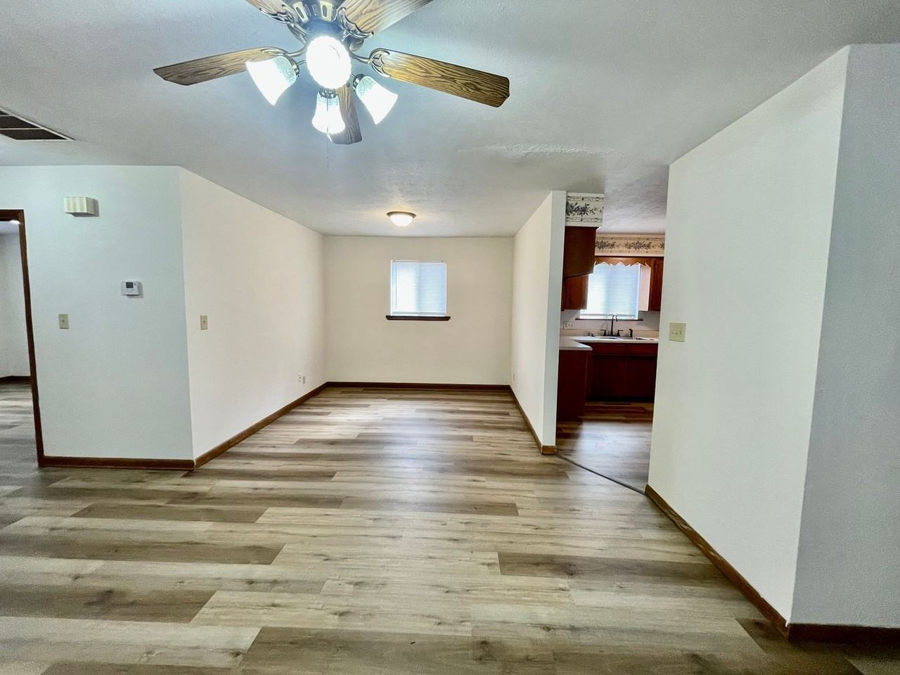 2146 E Bennett St - Photo 4 of 13