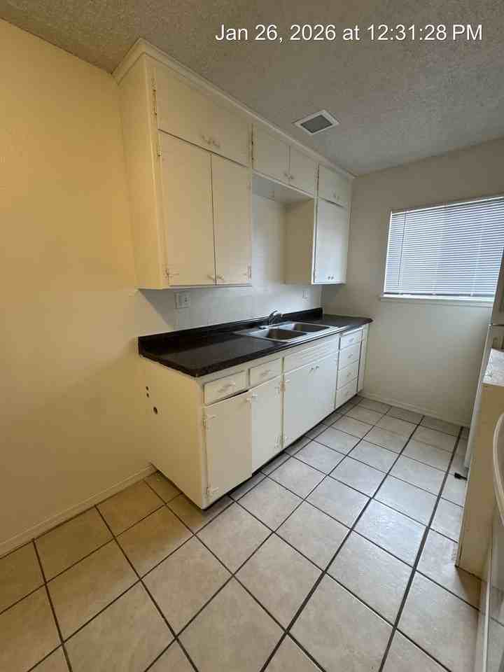 3174 - Photo 4 of 19