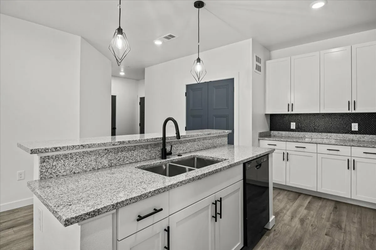 The Residences at Toler - Photo 4 of 20