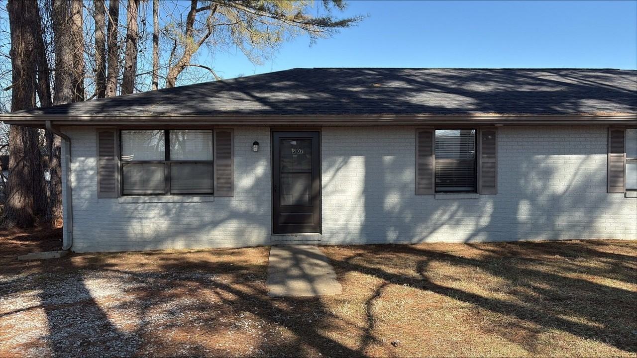 507 E Mclean St - Photo 2 of 14