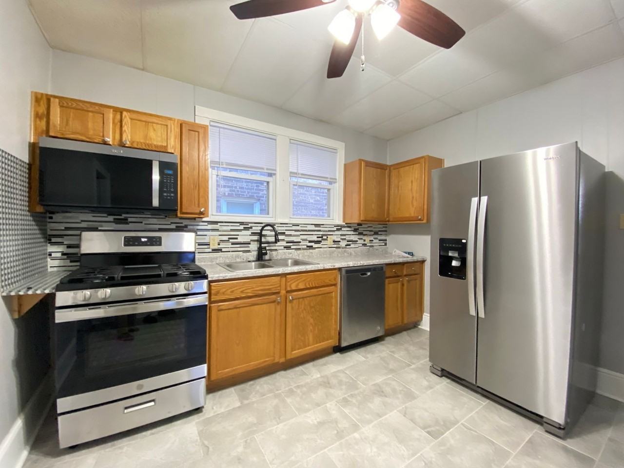 2240 White Oak Ave Frnt - Photo 6 of 15