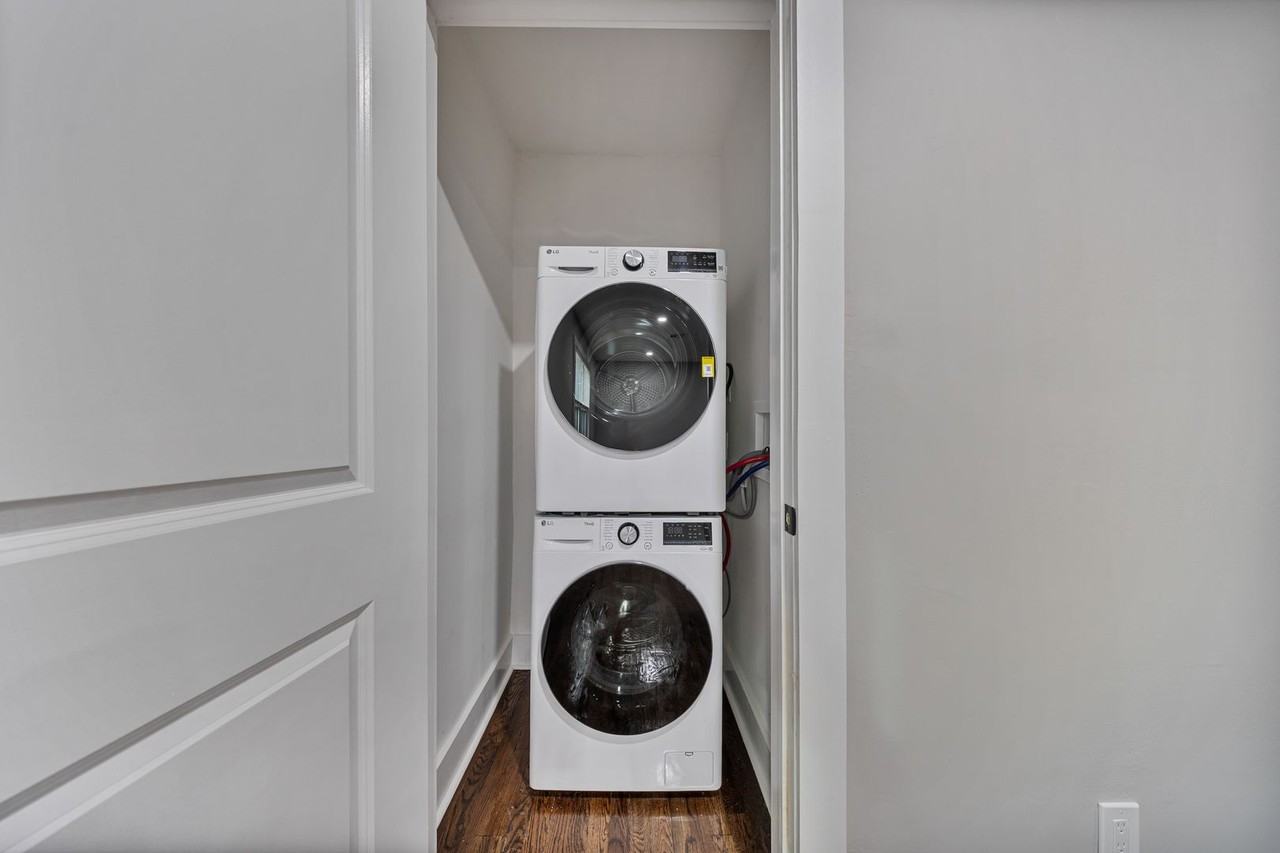 Grand Lee Apartments - Photo 5 of 9