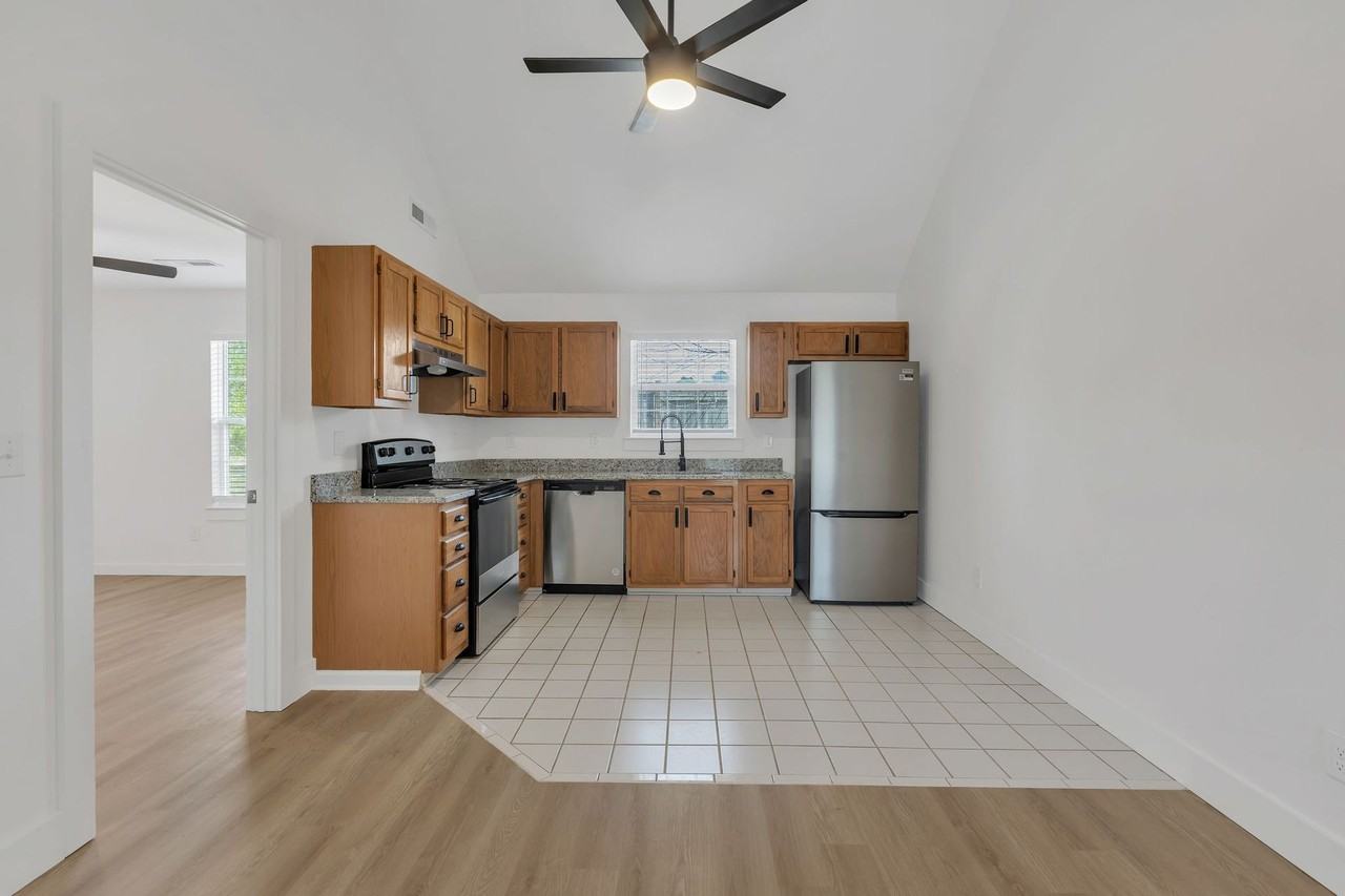 7202 Melrose Pl - Photo 5 of 50