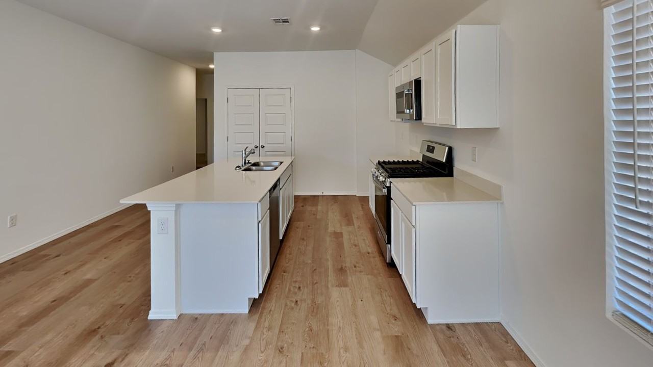 9320 Nw 129th St - Photo 5 of 17