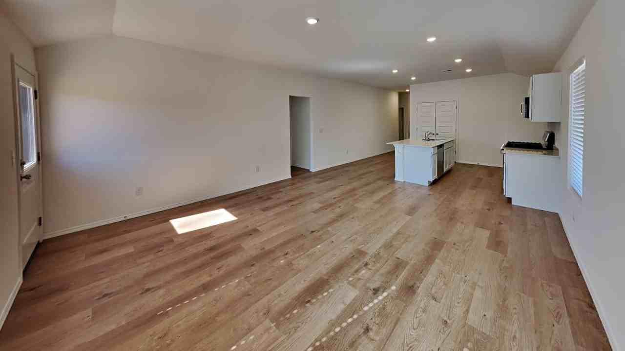 9320 Nw 129th St - Photo 6 of 17