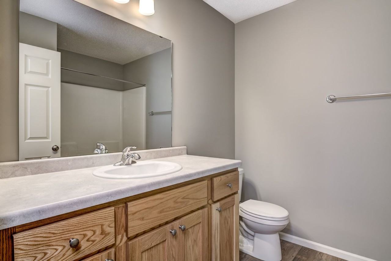 1657 Gunston Dr Apt B - Photo 2 of 25