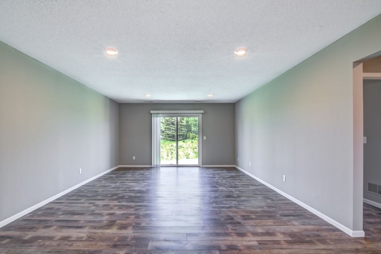 1657 Gunston Dr Apt B - Photo 5 of 25