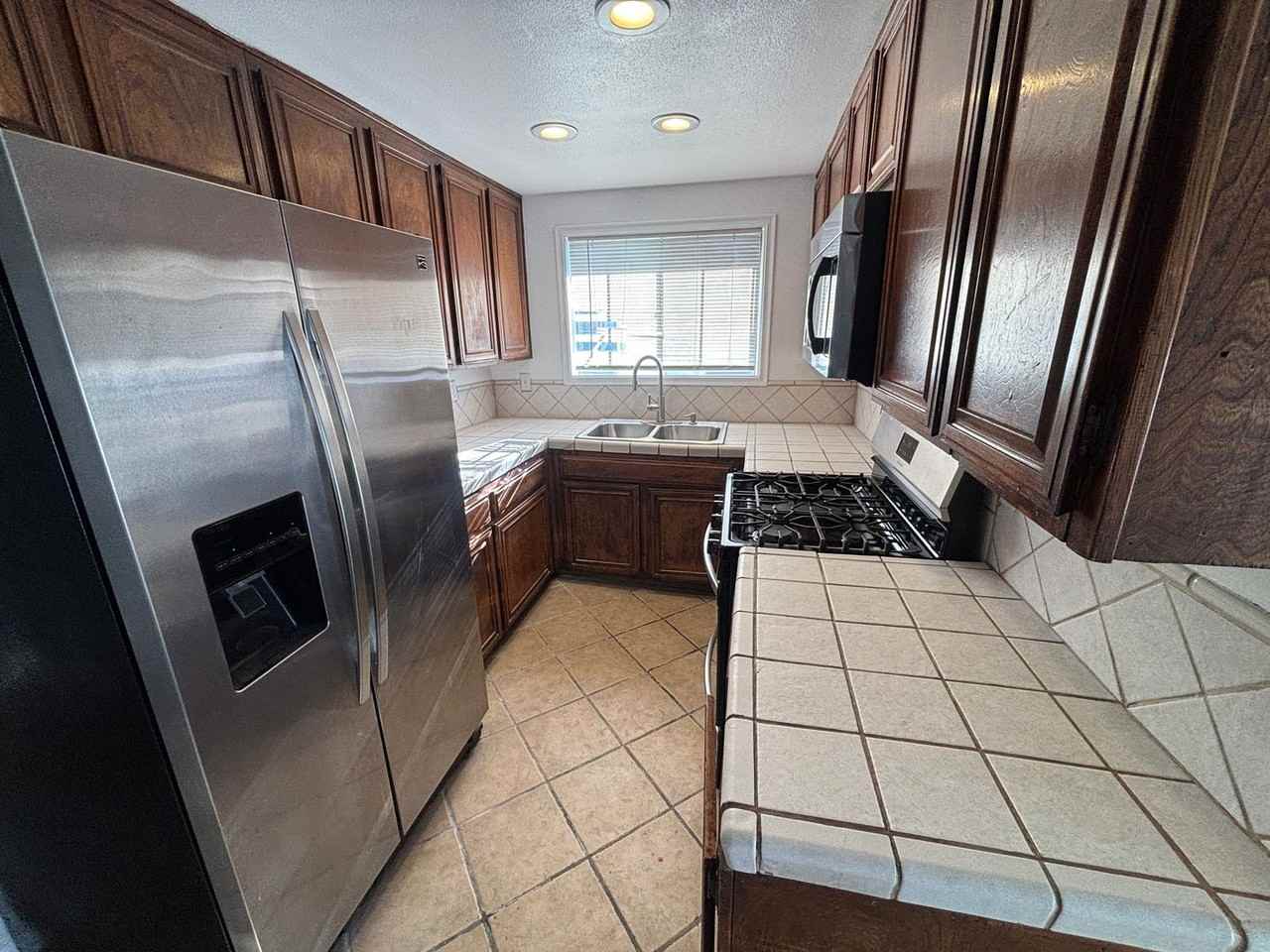 20825 Plum Canyon Rd - Photo 4 of 12