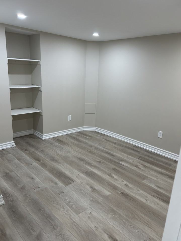 1365 King Street West - Photo 4 of 8