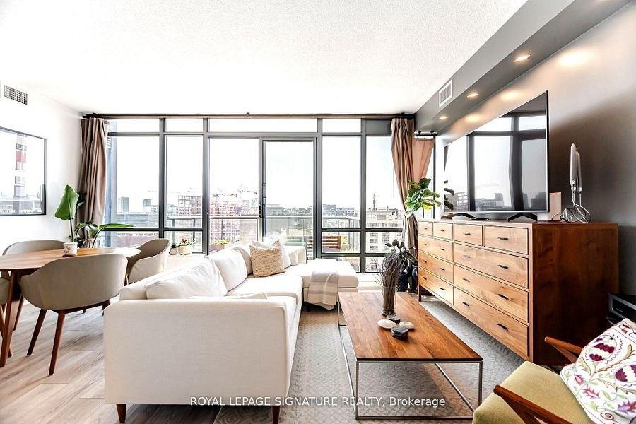 438 King Street West #1405 - Photo 3 of 21