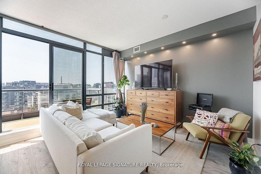 438 King Street West #1405 - Photo 4 of 21