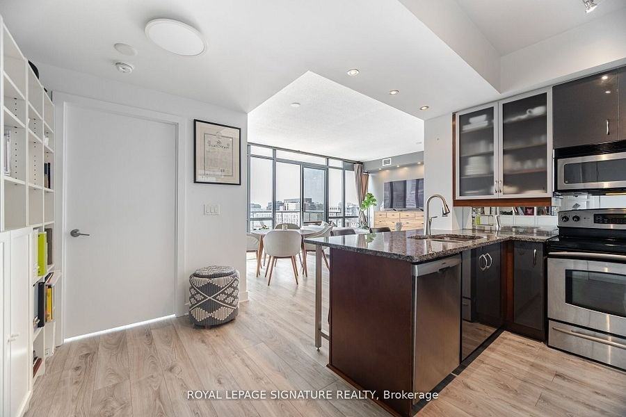 438 King Street West #1405 - Photo 7 of 21