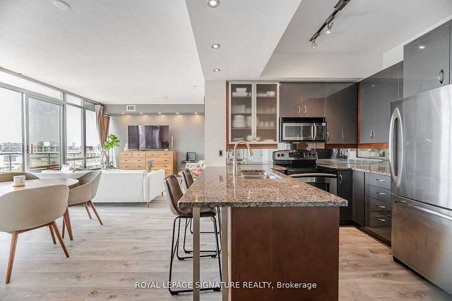 438 King Street West #1405 - Photo 6 of 21